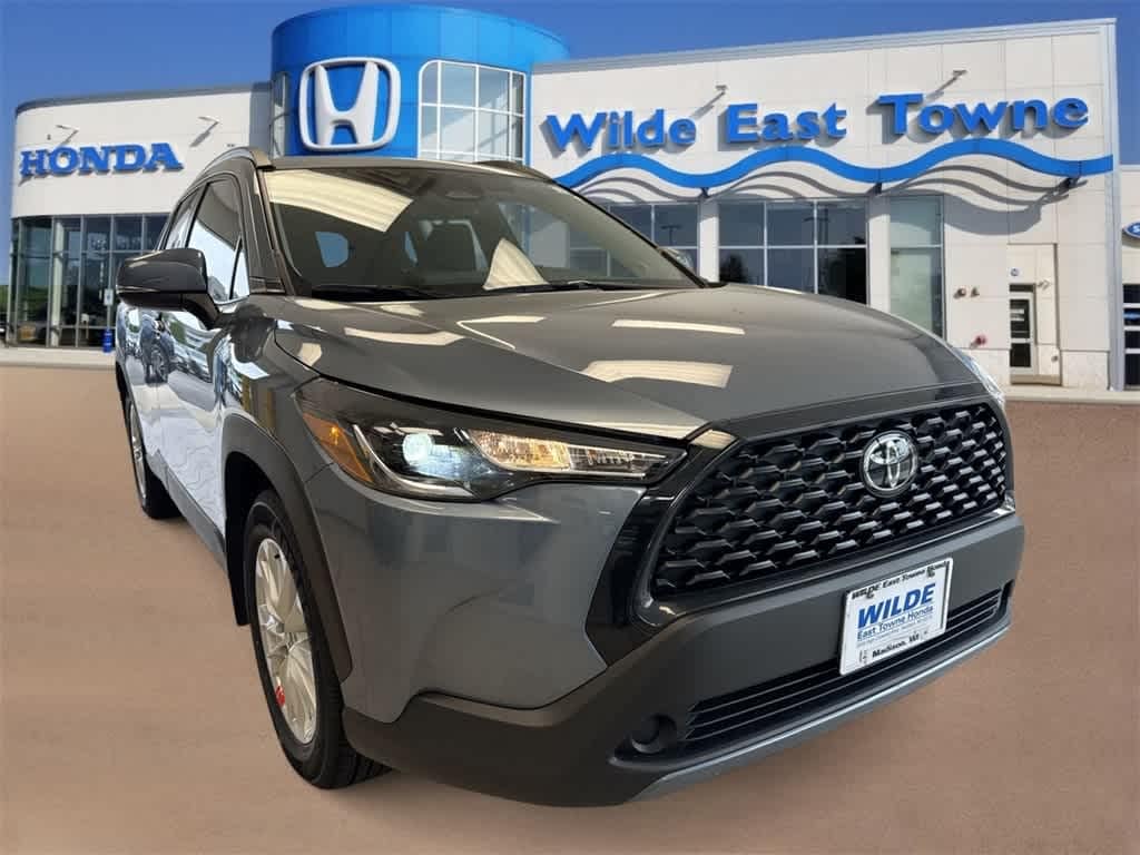Used 2024 Toyota Corolla Cross LE SUV