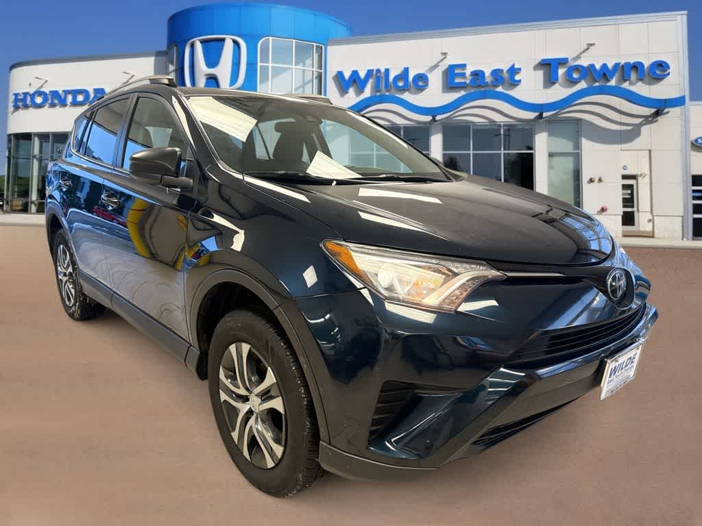 Thumbnail: 2018 Toyota RAV4 - 2