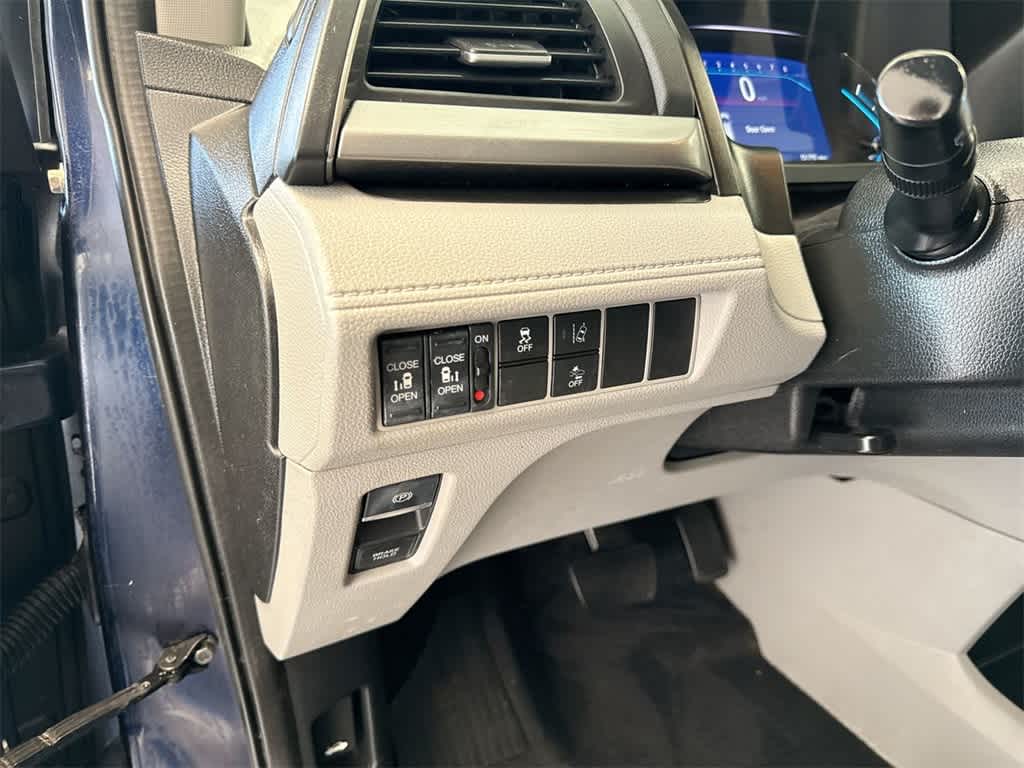 Thumbnail: 2019 Honda Odyssey - 37