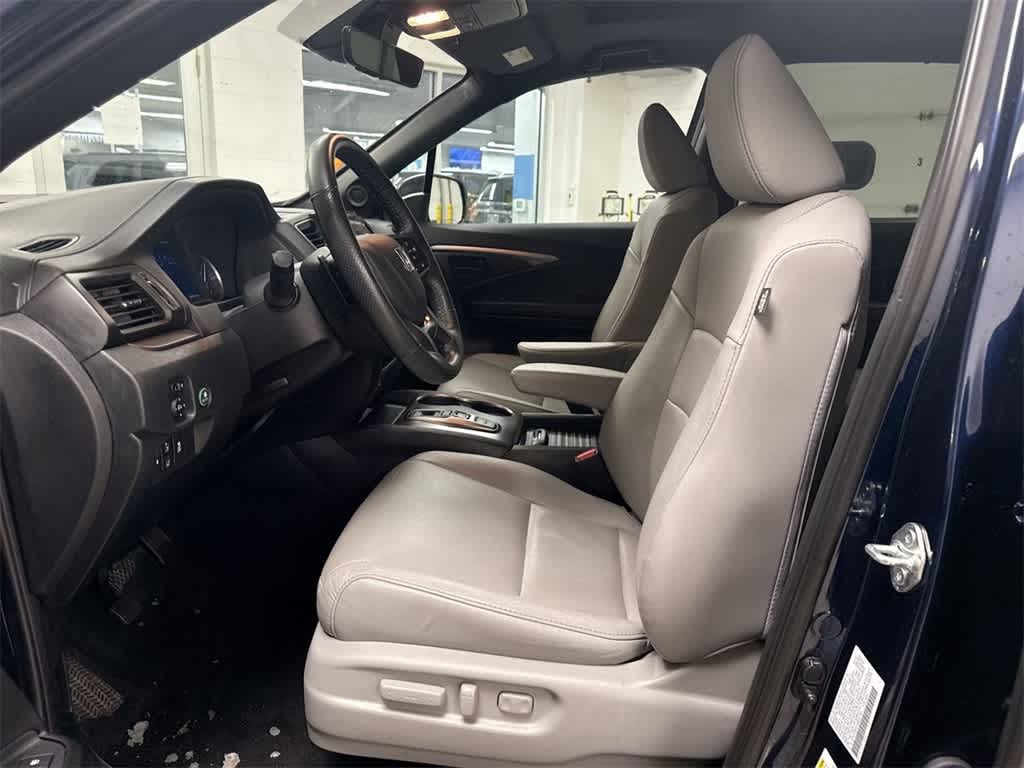 Thumbnail: 2022 Honda Passport - 17