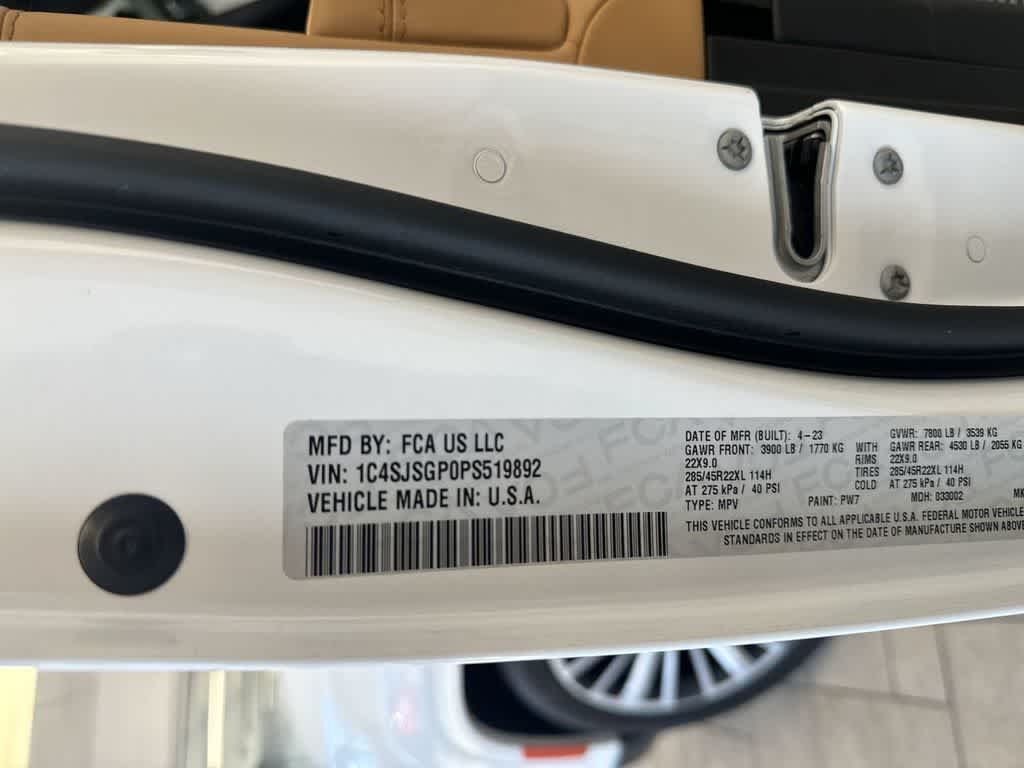 Thumbnail: 2023 Jeep Grand Wagoneer L - 43