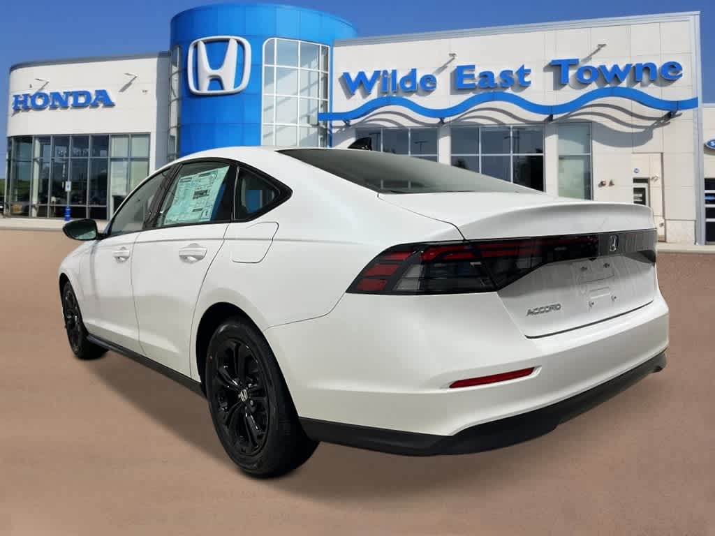 2025 Honda Accord SE photo 2