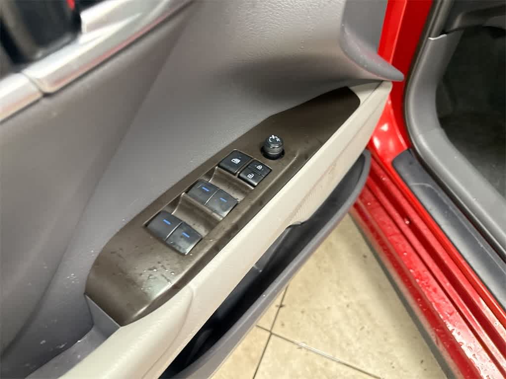 Thumbnail: 2022 Toyota Camry - 18