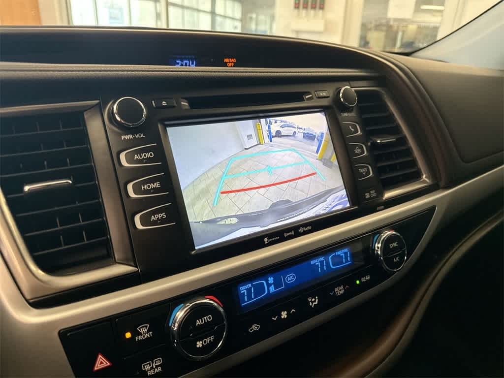 Thumbnail: 2019 Toyota Highlander - 32