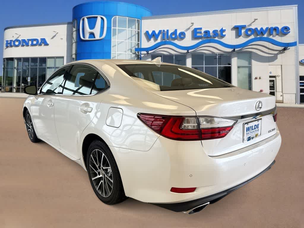 Thumbnail: 2018 Lexus ES - 6