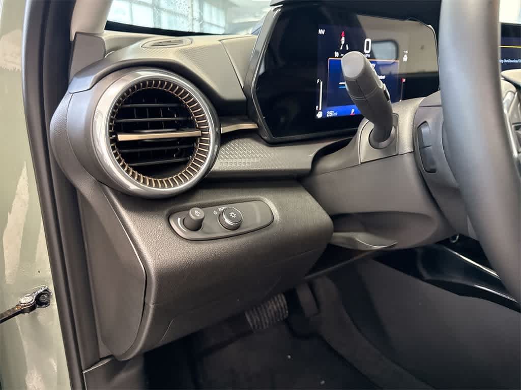 Thumbnail: 2024 Chevrolet Trax - 38