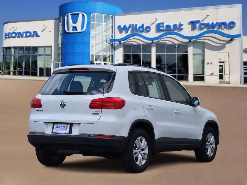 Thumbnail: 2017 Volkswagen Tiguan - 8