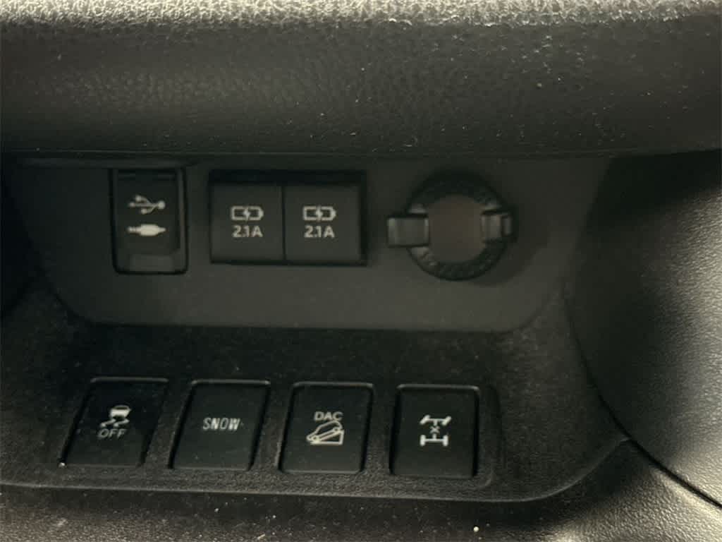 Thumbnail: 2018 Toyota Highlander - 35