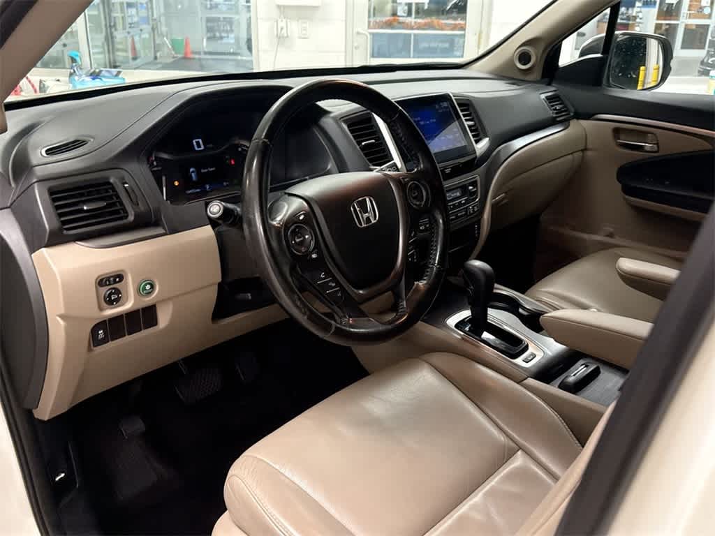 Thumbnail: 2016 Honda Pilot - 10