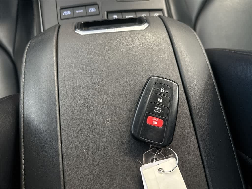 Thumbnail: 2022 Toyota Highlander - 37