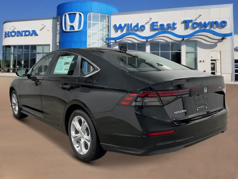 2025 Honda Accord LX photo 3