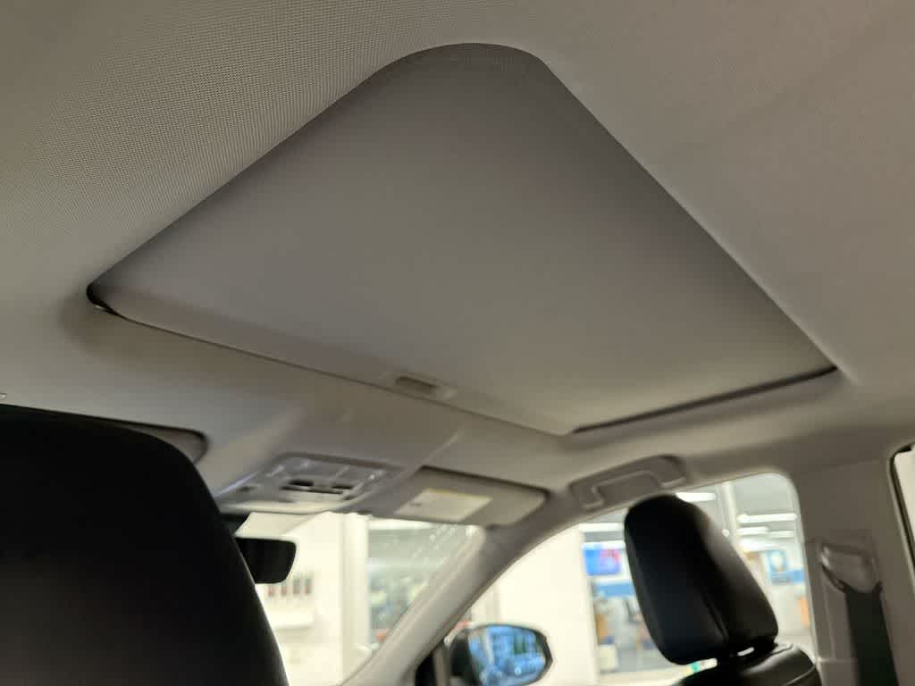 Thumbnail: 2019 Toyota Highlander - 20