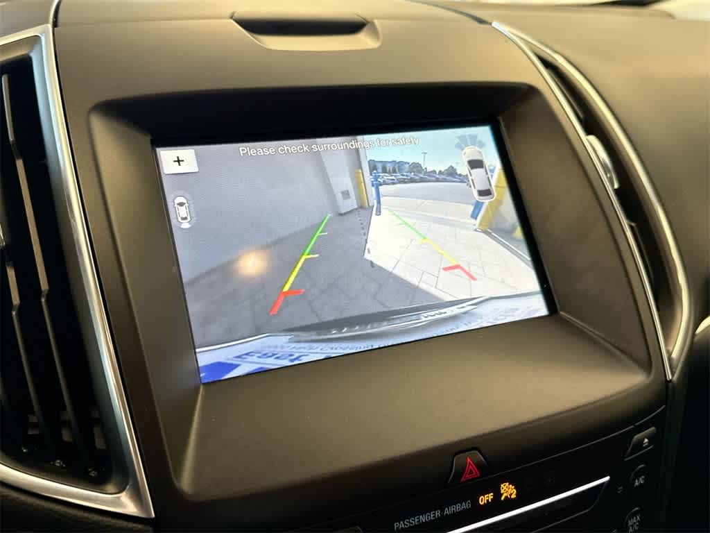 Thumbnail: 2019 Ford Edge - 32