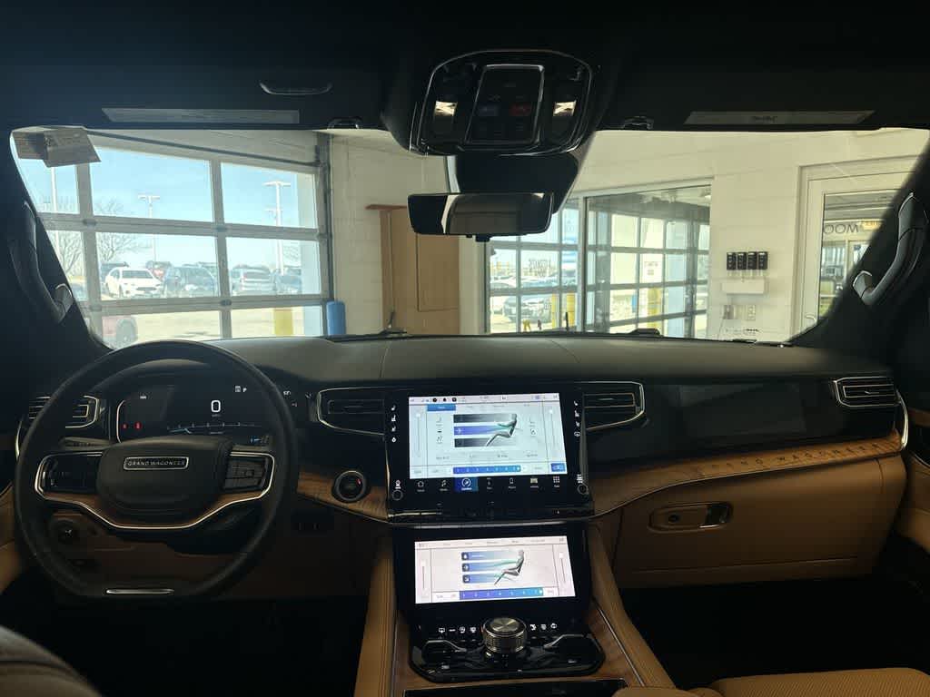 Thumbnail: 2023 Jeep Grand Wagoneer L - 18