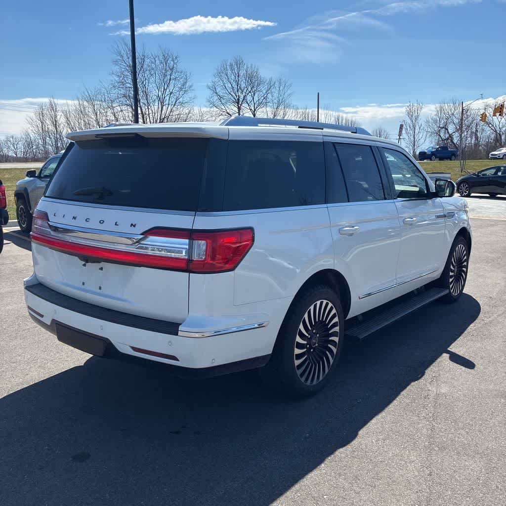 Thumbnail: 2020 Lincoln Navigator - 3