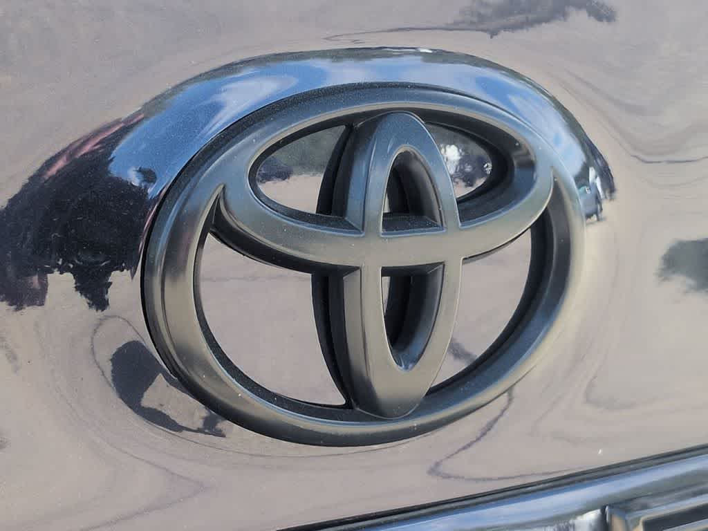 Thumbnail: 2021 Toyota Camry - 14
