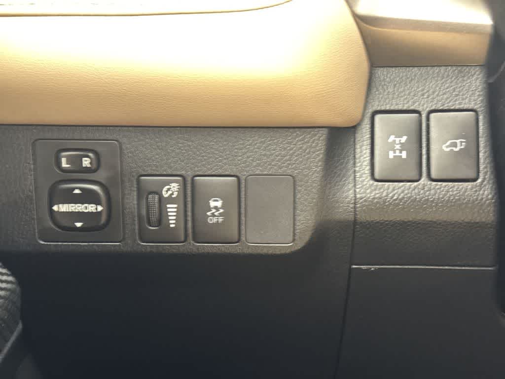 Thumbnail: 2013 Toyota RAV4 - 38