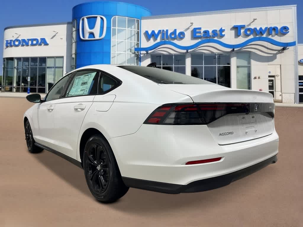 2025 Honda Accord SE photo 2