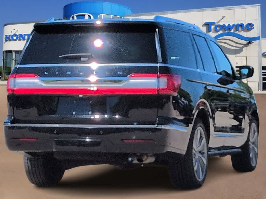 Thumbnail: 2018 Lincoln Navigator - 8