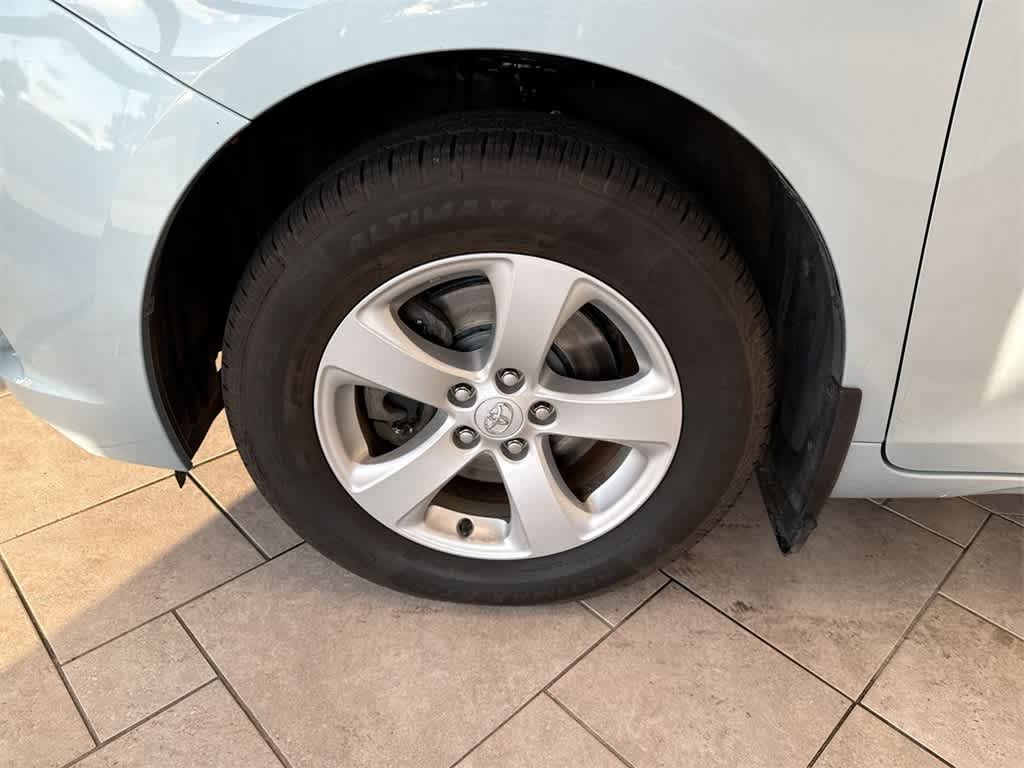Thumbnail: 2017 Toyota Sienna - 14