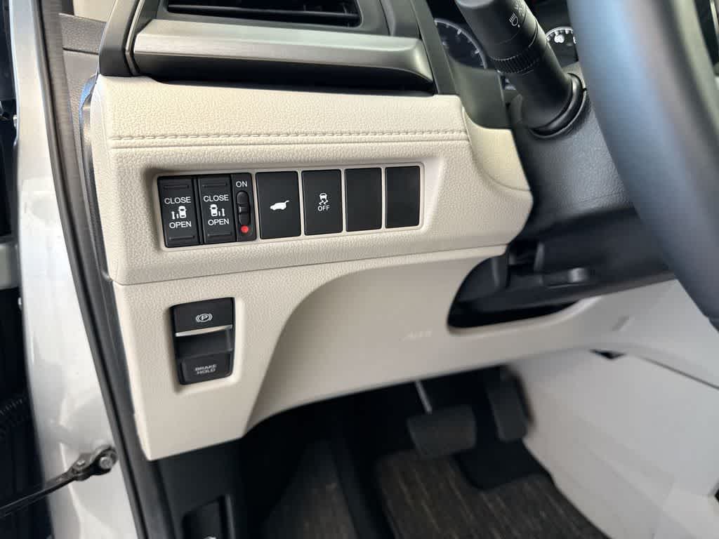 Thumbnail: 2025 Honda Odyssey - 37