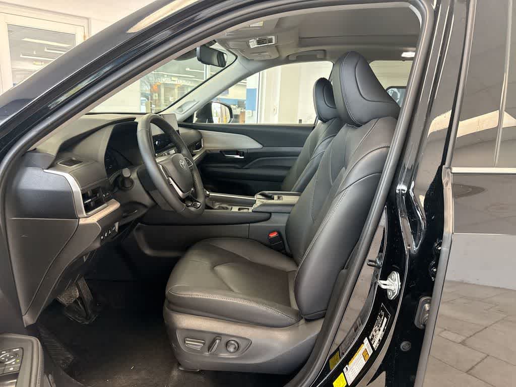 Thumbnail: 2024 Toyota Grand Highlander - 19