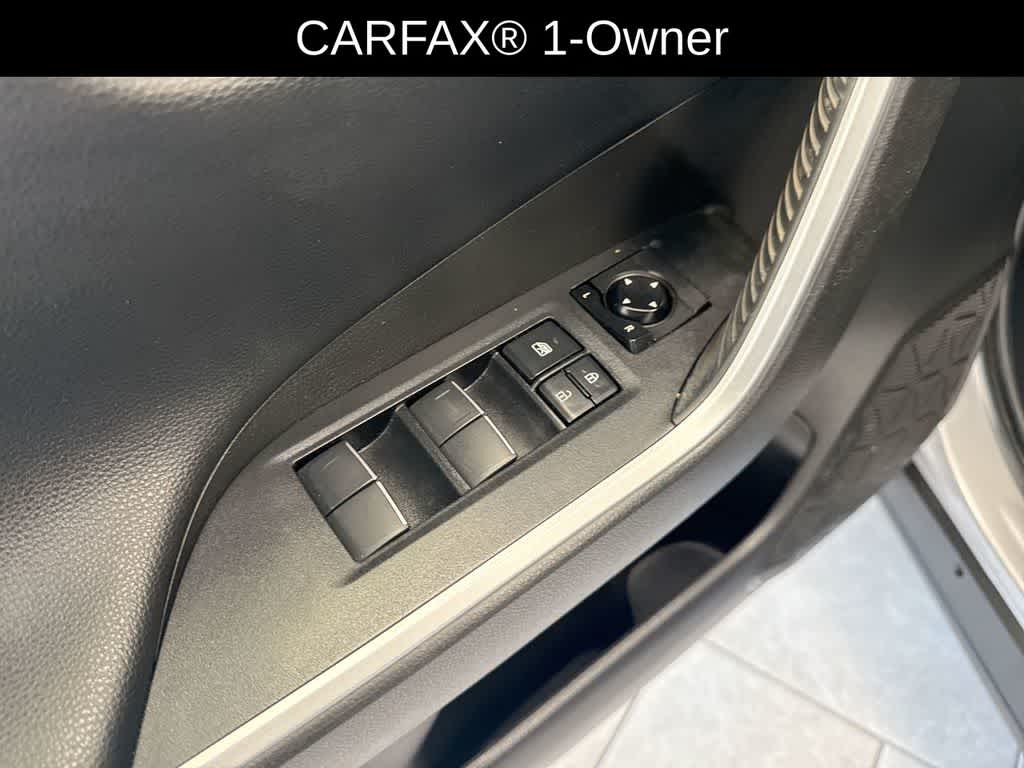 Thumbnail: 2020 Toyota RAV4 - 19