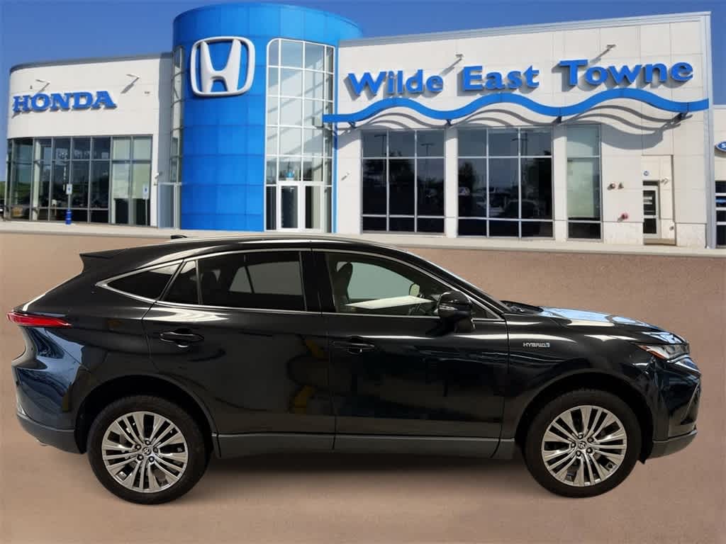 Thumbnail: 2021 Toyota Venza - 9