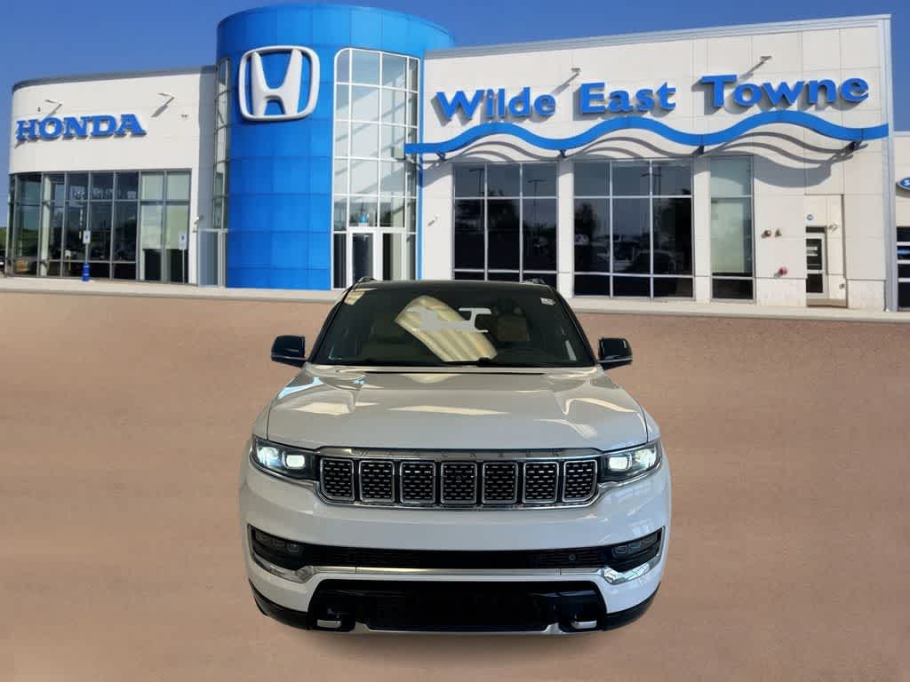 Thumbnail: 2023 Jeep Grand Wagoneer L - 3