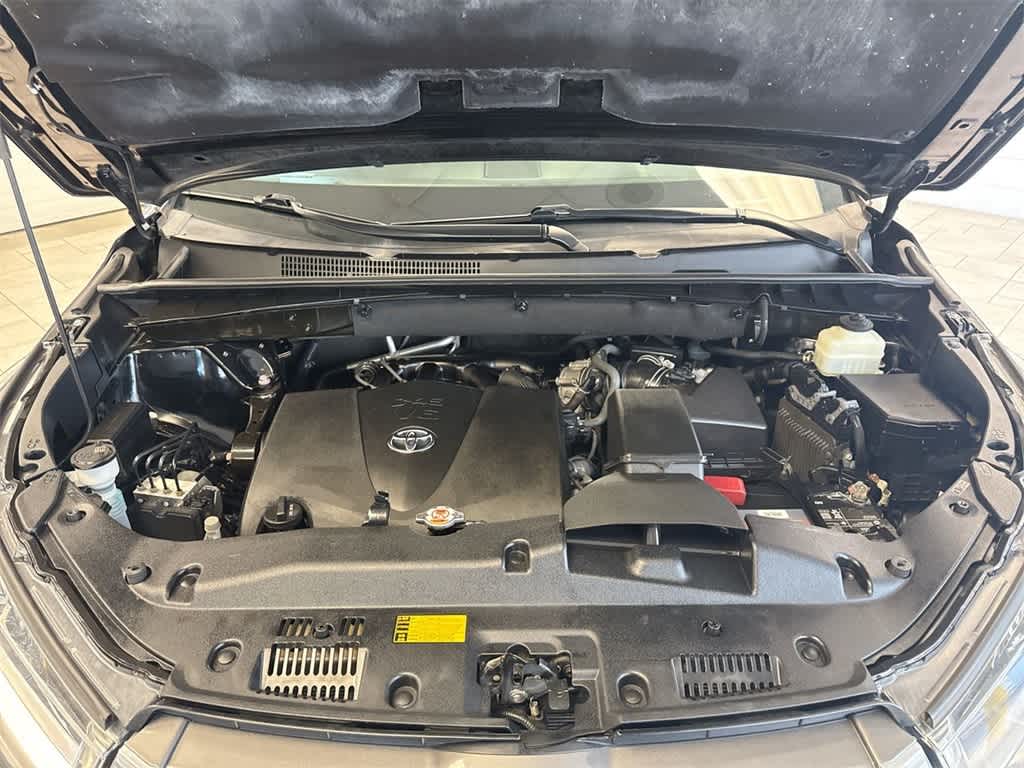 Thumbnail: 2018 Toyota Highlander - 15