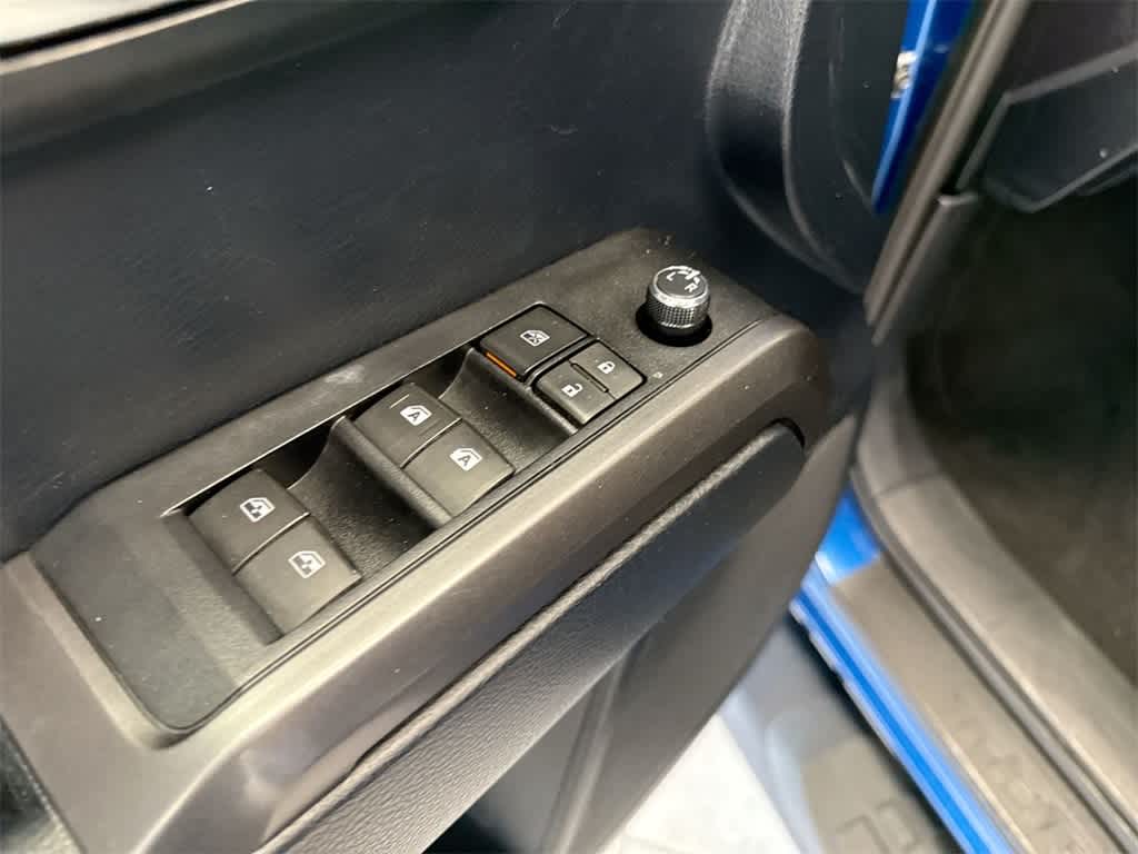 Thumbnail: 2017 Toyota Tacoma - 18