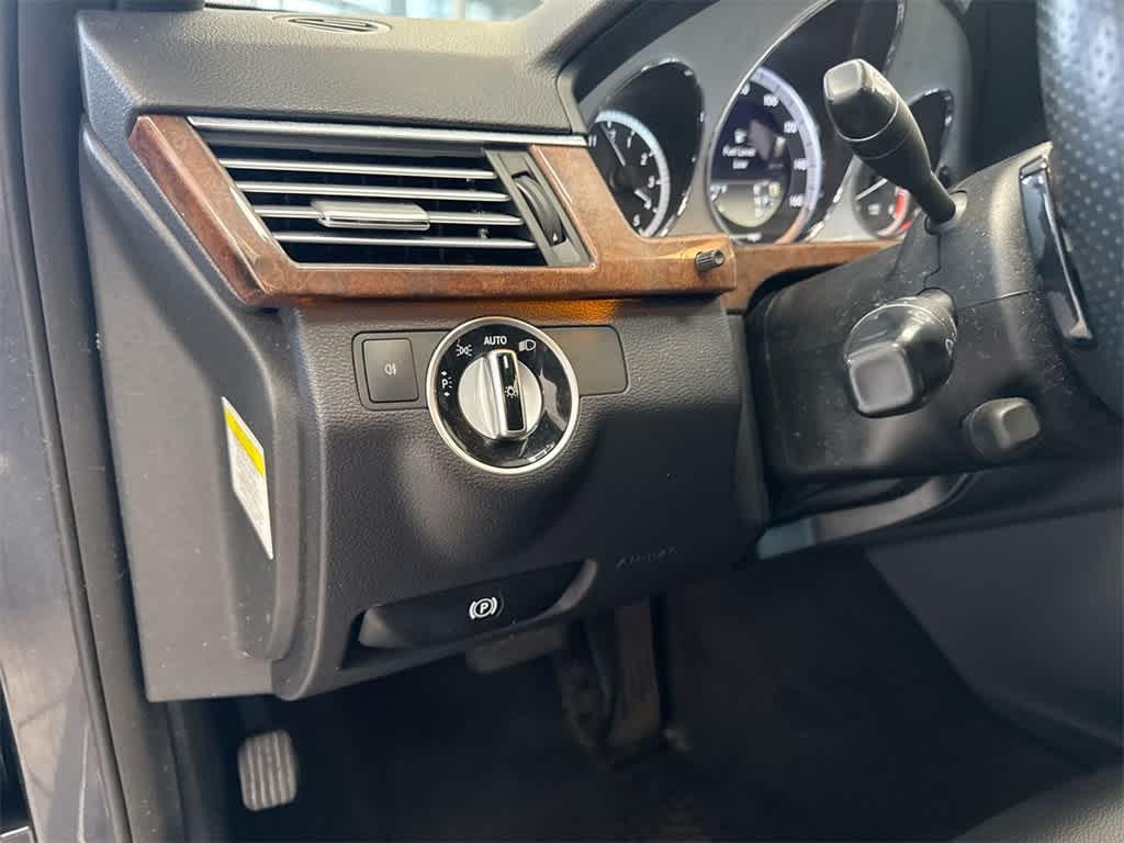 Thumbnail: 2012 Mercedes-Benz E-Class - 37