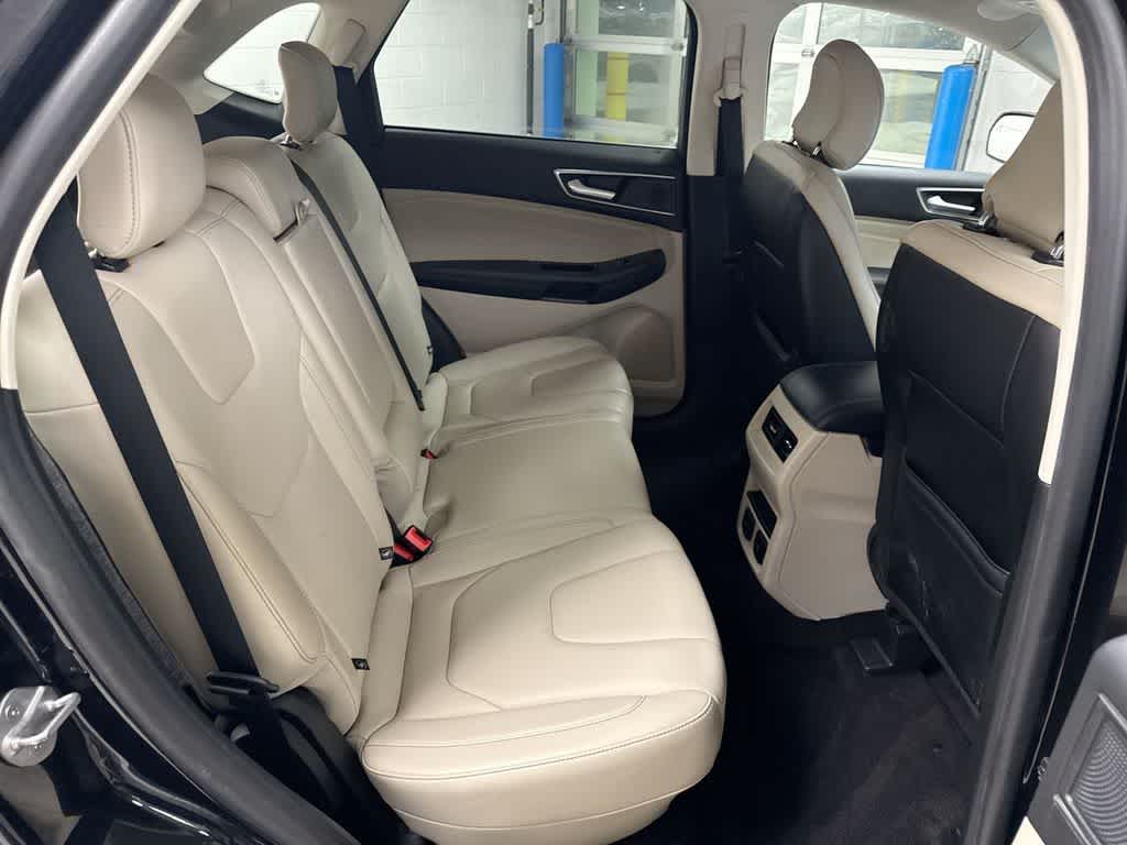 Thumbnail: 2019 Ford Edge - 23