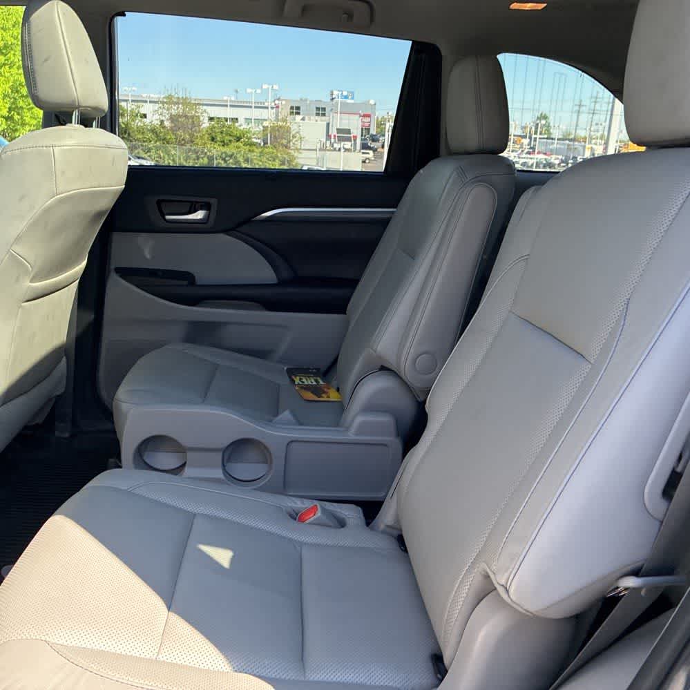 Thumbnail: 2019 Toyota Highlander - 8