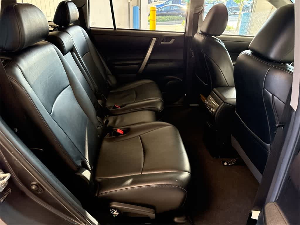 Thumbnail: 2012 Toyota Highlander - 22