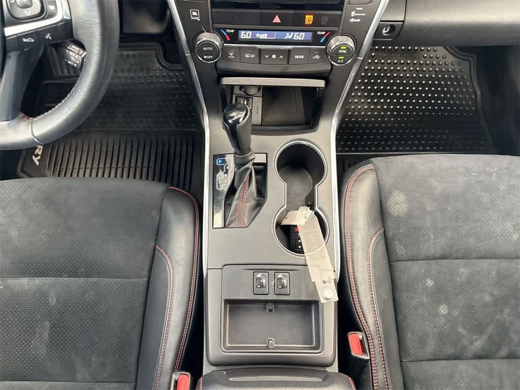 Thumbnail: 2015 Toyota Camry - 33