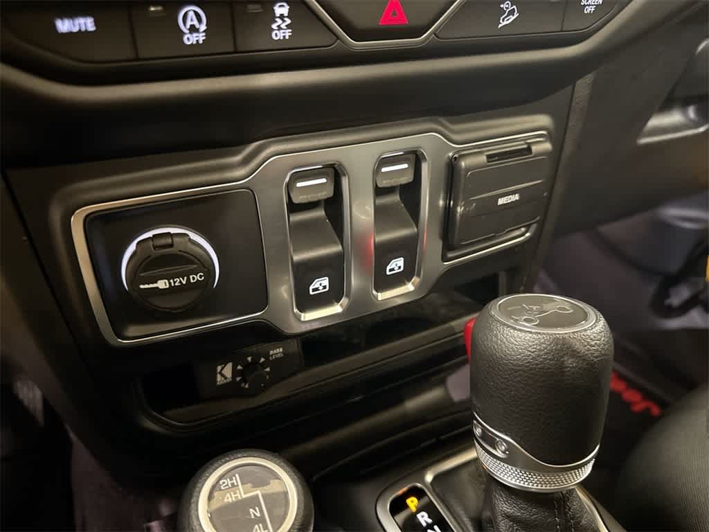 Thumbnail: 2020 Jeep Wrangler - 30