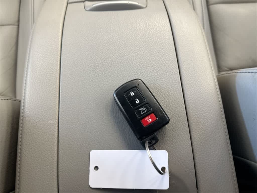 Thumbnail: 2019 Toyota Highlander - 38