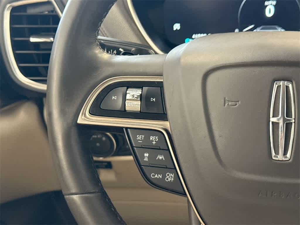 Thumbnail: 2019 Lincoln Nautilus - 25