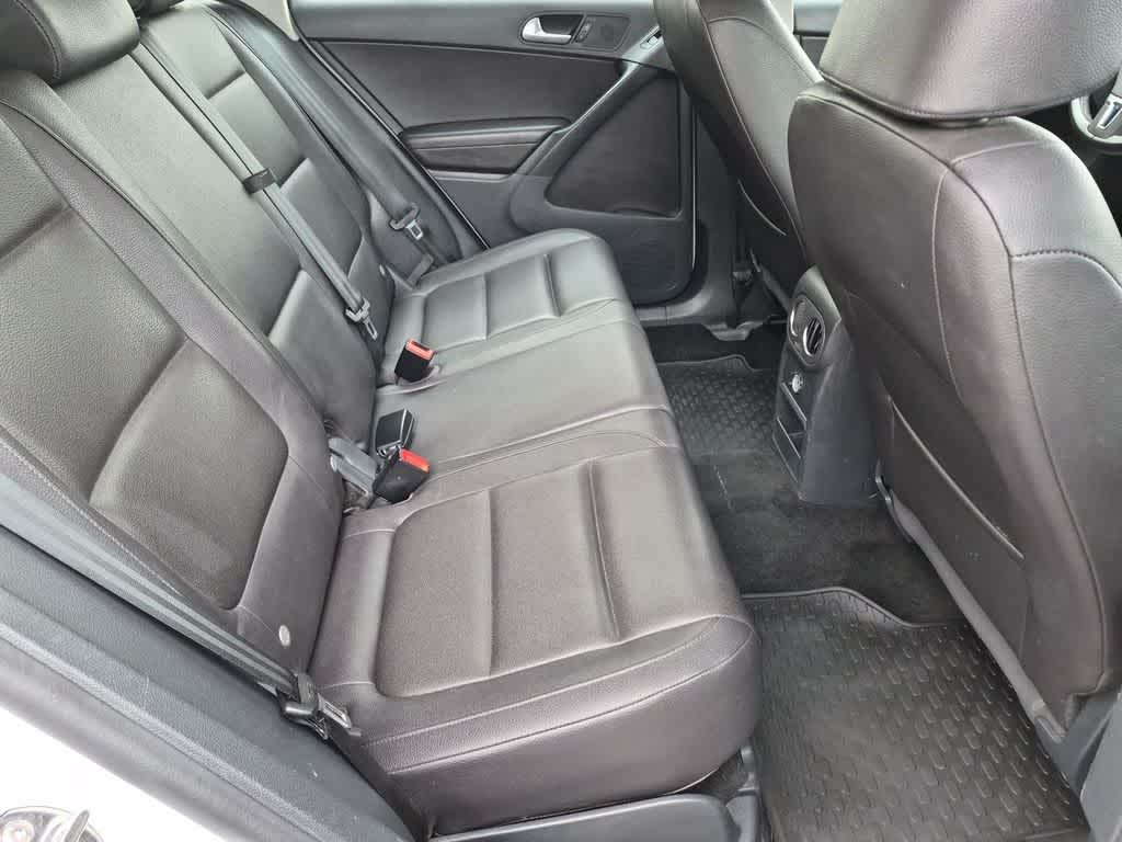 Thumbnail: 2017 Volkswagen Tiguan - 21