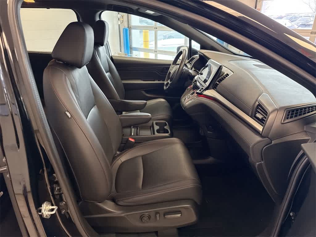 Thumbnail: 2023 Honda Odyssey - 24