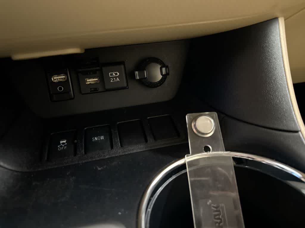 Thumbnail: 2019 Toyota Highlander - 35