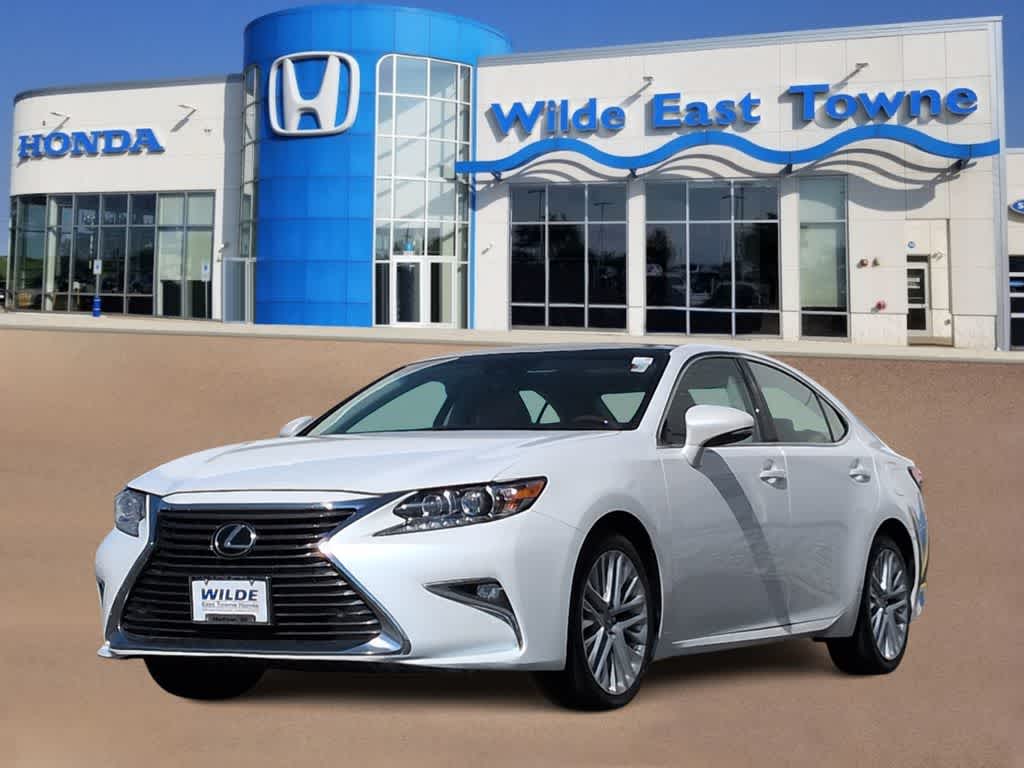 Thumbnail: 2016 Lexus ES - 4