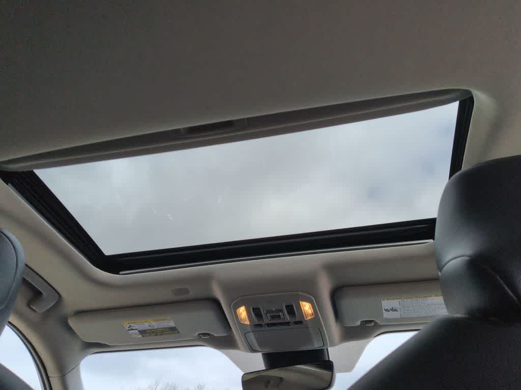 Thumbnail: 2020 Toyota Highlander - 23