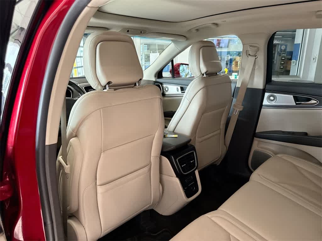 Thumbnail: 2020 Lincoln Nautilus - 19