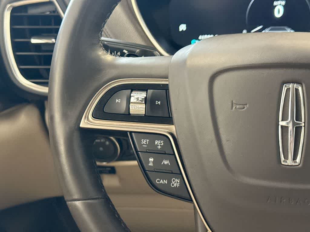 Thumbnail: 2019 Lincoln Nautilus - 25