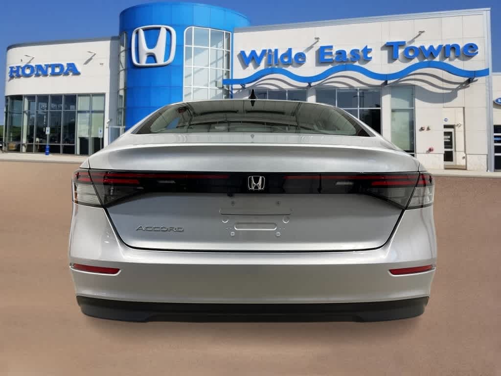 2025 Honda Accord SE photo 4
