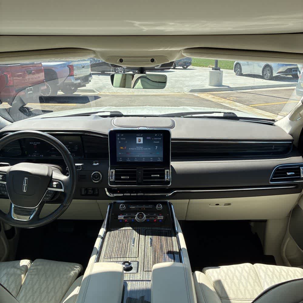 Thumbnail: 2020 Lincoln Navigator - 10
