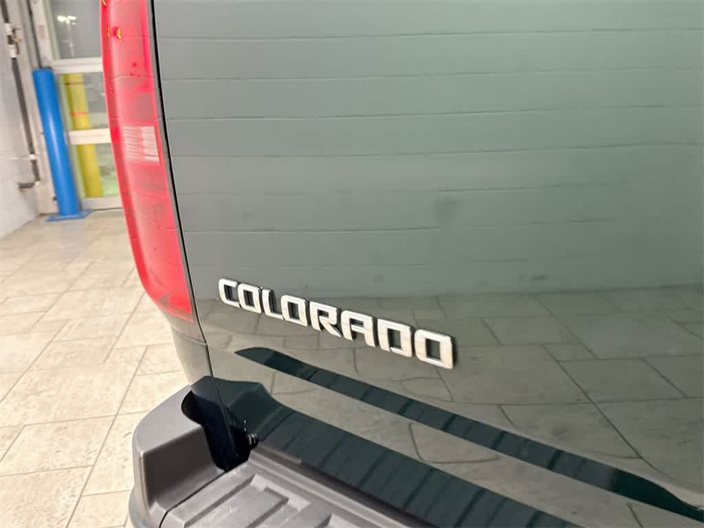 Thumbnail: 2015 Chevrolet Colorado - 12