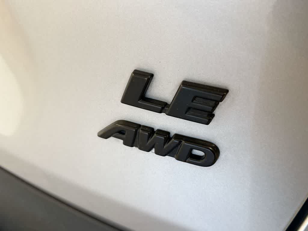 Thumbnail: 2020 Toyota RAV4 - 12